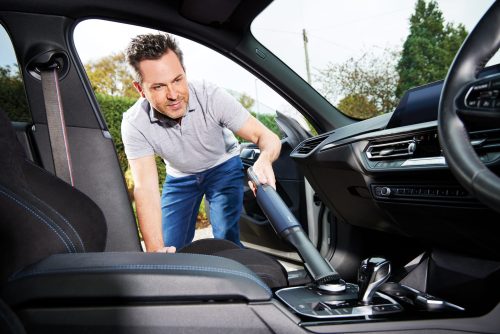 Shark-WV270UK-InUse-Car-2 Shark-WV270UK-InUse-Car-2