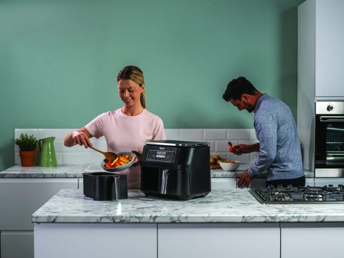 Ninja AF300UK Image 3 - Lifestyle Ninja AF300UK Image 3 - Lifestyle